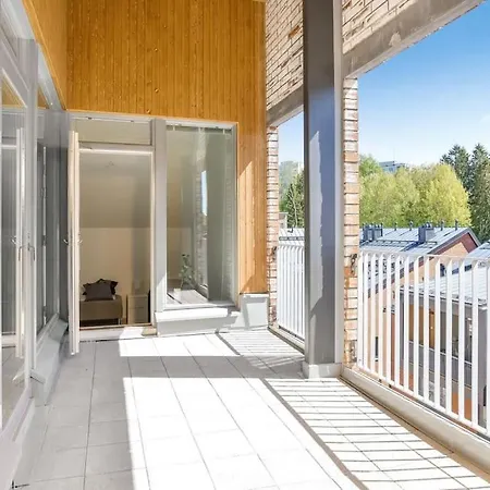 Apartment Kotimaailma - Kaunis Saunallinen Kattohuoneisto 10lle, Espoon Keskustassa