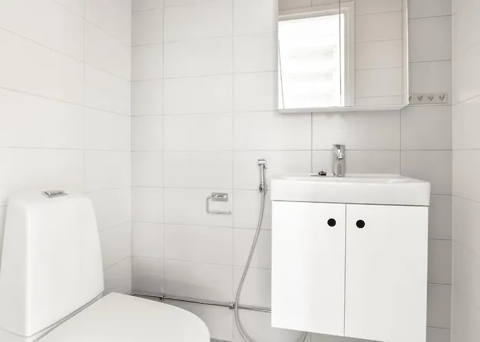 Kotimaailma - Kaunis Saunallinen Kattohuoneisto 10lle, Espoon Keskustassa *