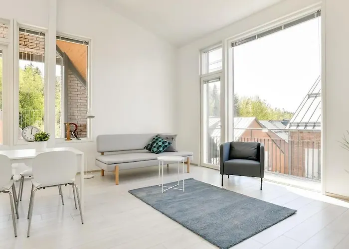 Kotimaailma - Kaunis Saunallinen Kattohuoneisto 10lle, Espoon Keskustassa *