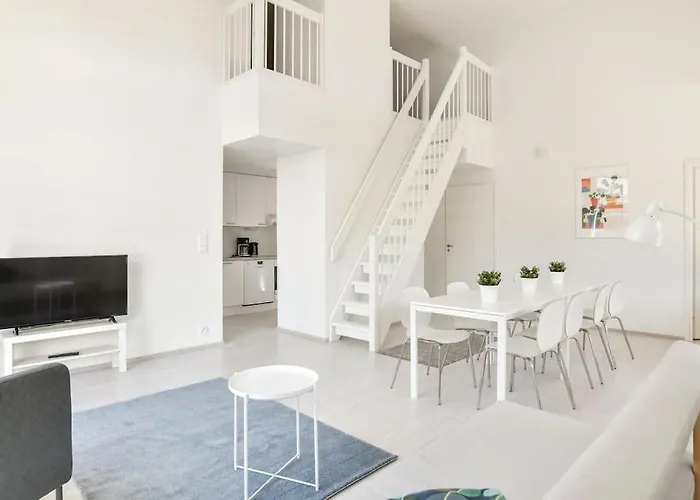 شقة Kotimaailma - Kaunis Saunallinen Kattohuoneisto 10lle, Espoon Keskustassa