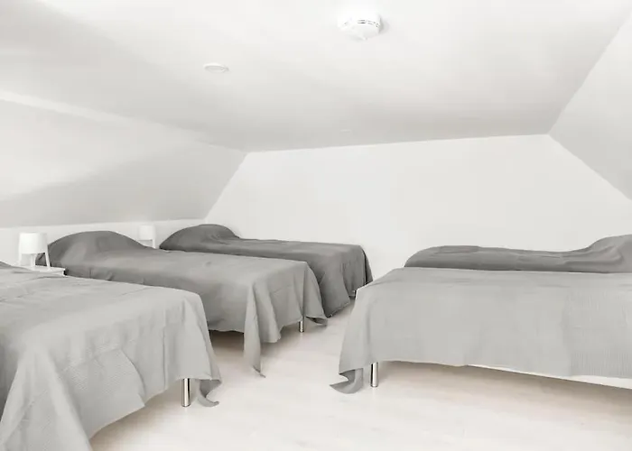 Kotimaailma - Kaunis Saunallinen Kattohuoneisto 10lle, Espoon Keskustassa *