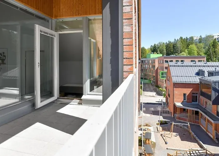 Kotimaailma - Kaunis Saunallinen Kattohuoneisto 10lle, Espoon Keskustassa إسبو